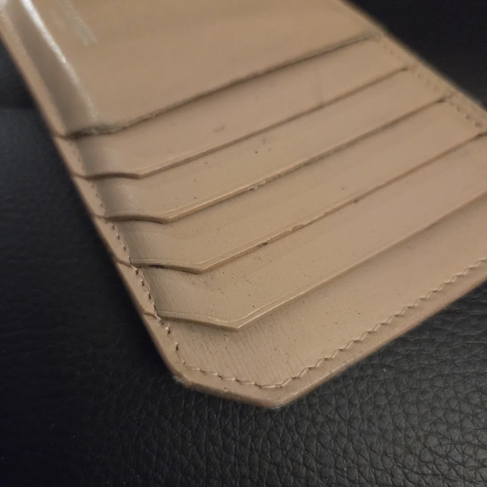 Saint Laurent Fragments Zipped Card Case in Beige Calfskin Leather - Picture 3 of 7